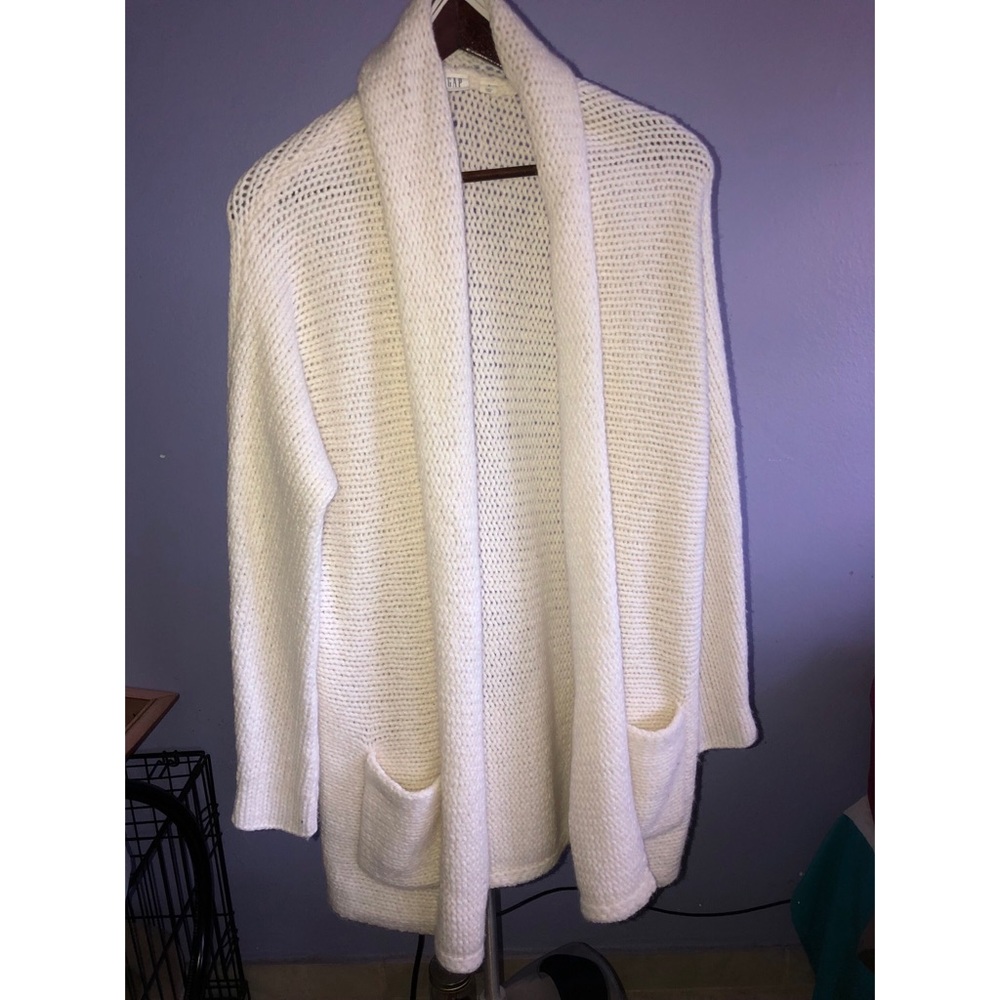GAP White cardigan